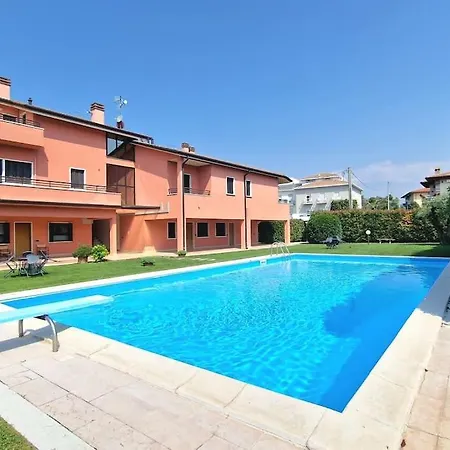 Volta Pool&beach Μπαρντολίνο