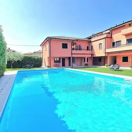 Volta Pool&beach